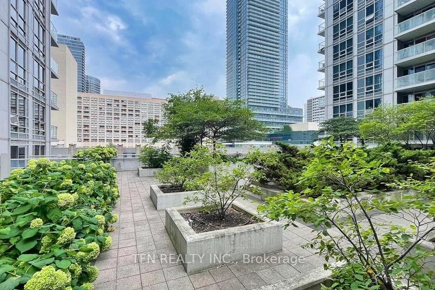 763 Bay Street Unit 3413 photo 42