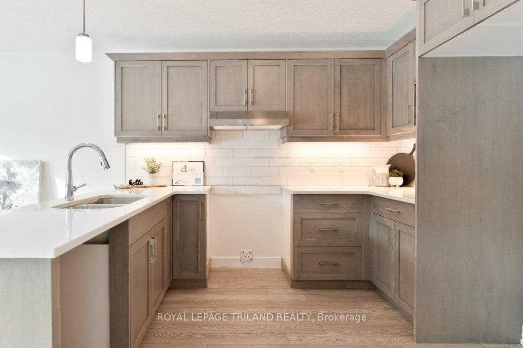 67 HARROW Lane photo 7