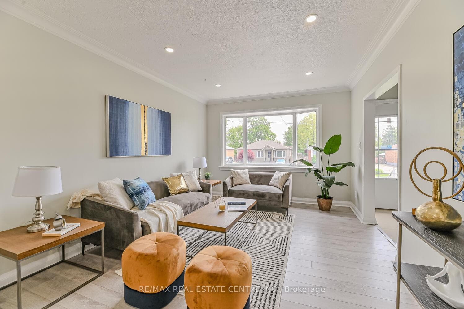 573 Exbury Crescent photo 8