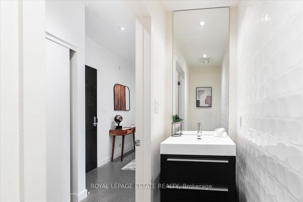 625 Queen Street Unit 507 photo 29