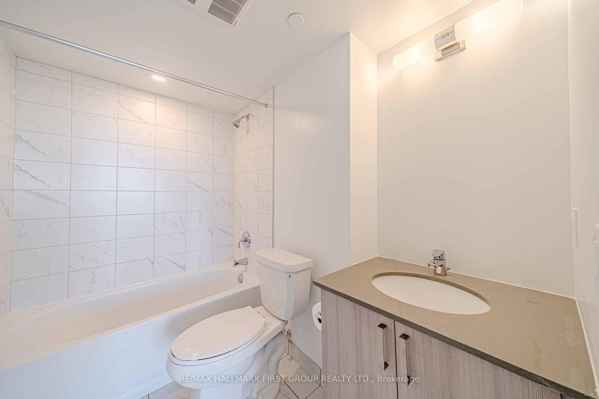 1435 Celebration Drive Unit 1903 photo 17
