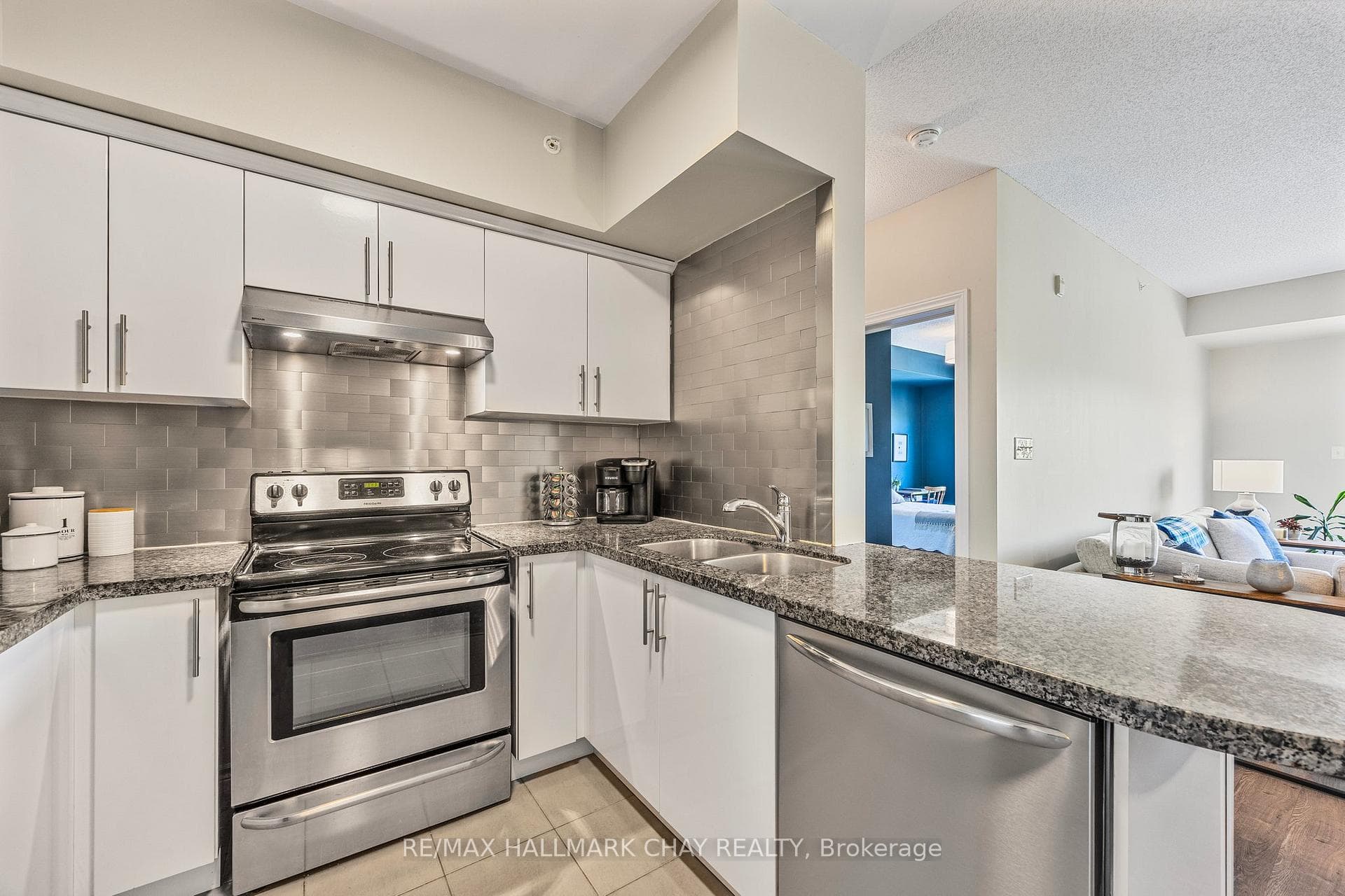 40 Ferndale Drive Unit 407 photo 6