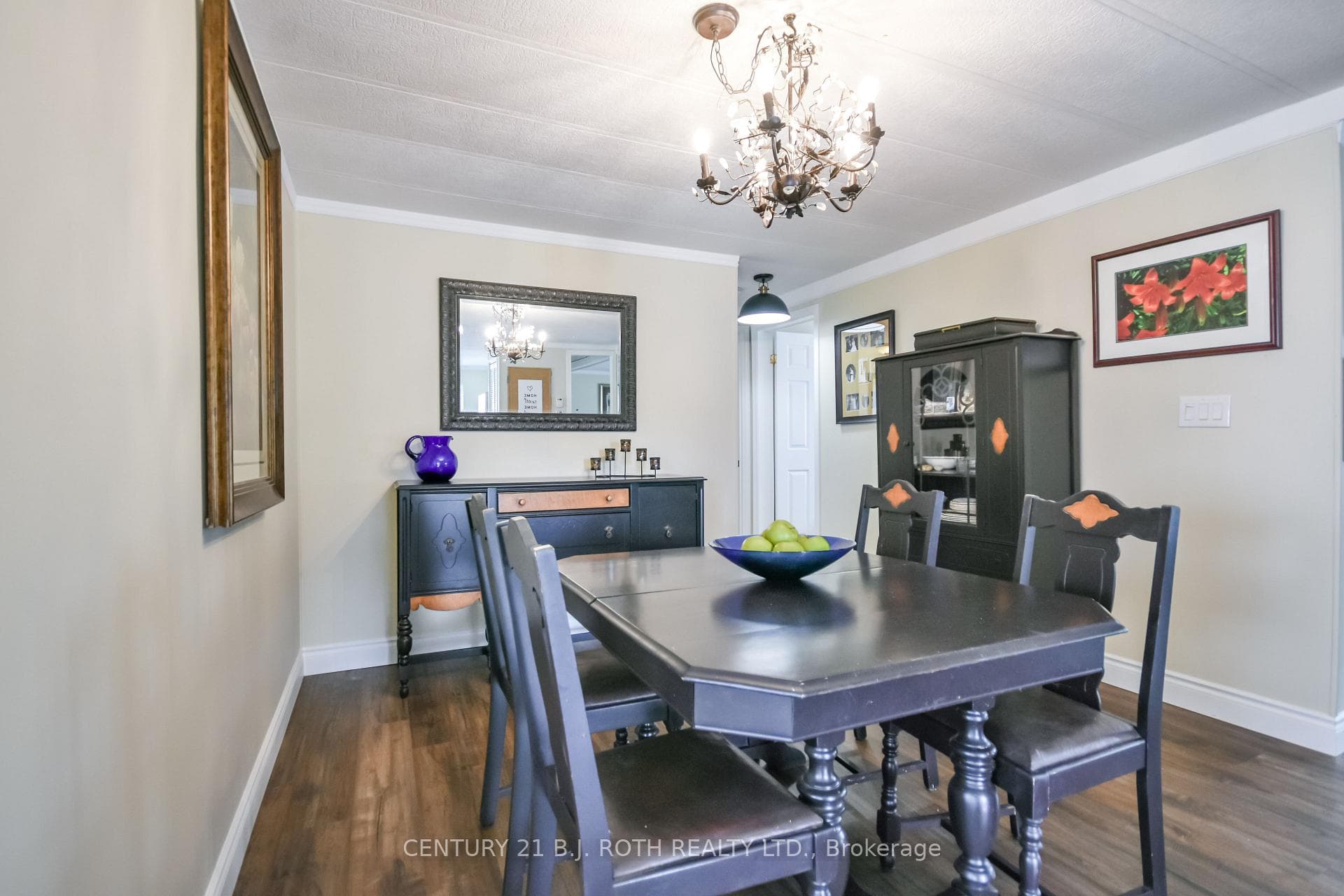 101 Linden Lane photo 8
