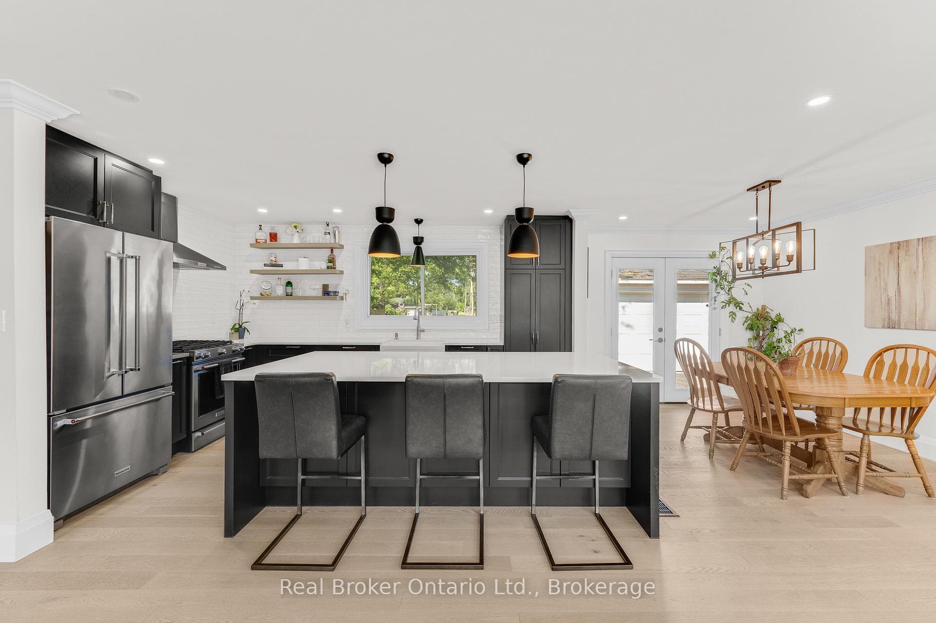 377 Duncombe Drive photo 8