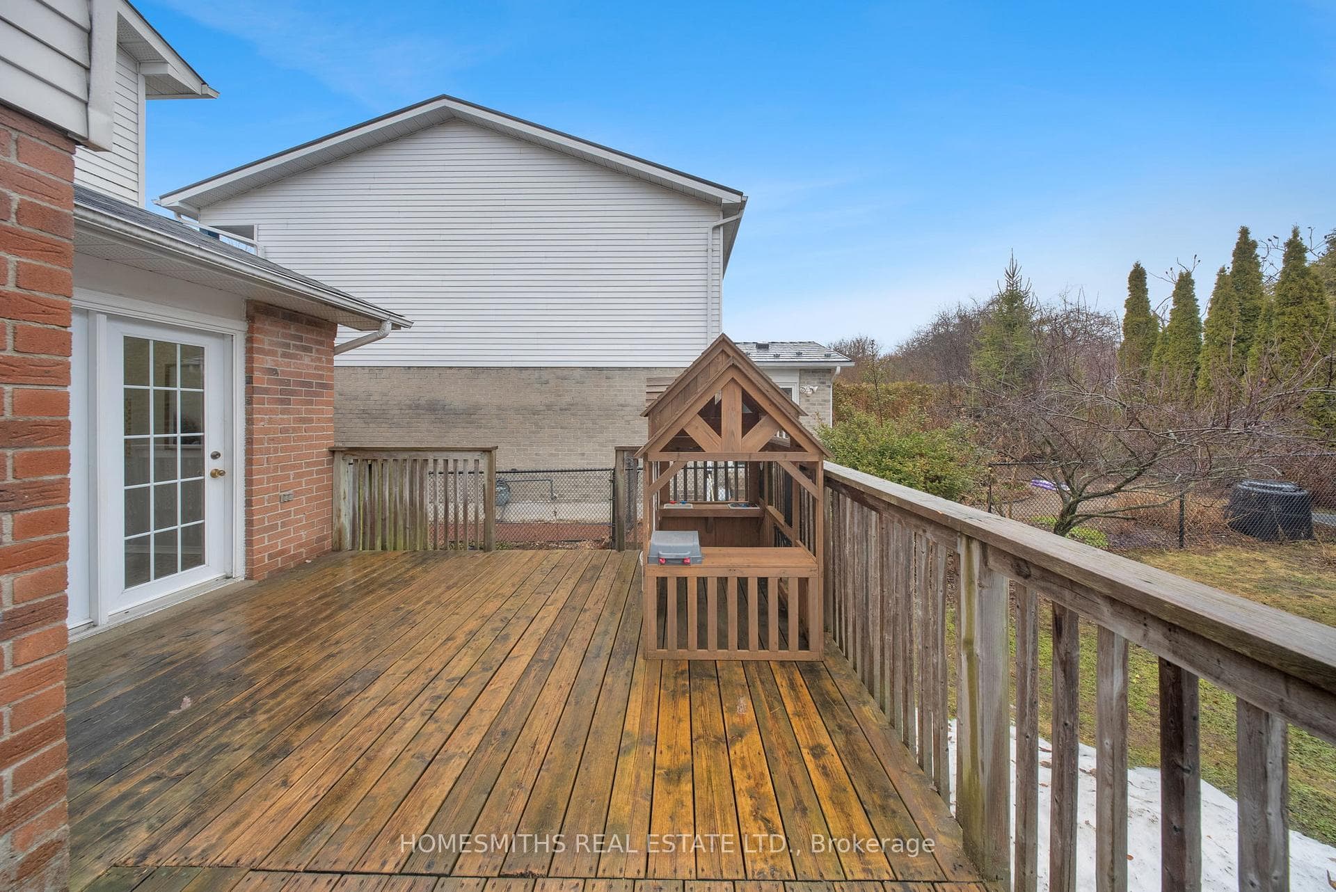 787 Bennett Crescent photo 41