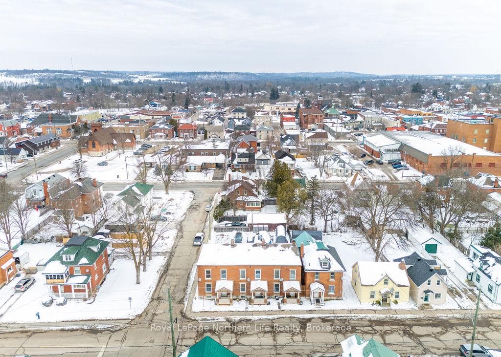 119/121 /125 Bonnechere Street photo 8