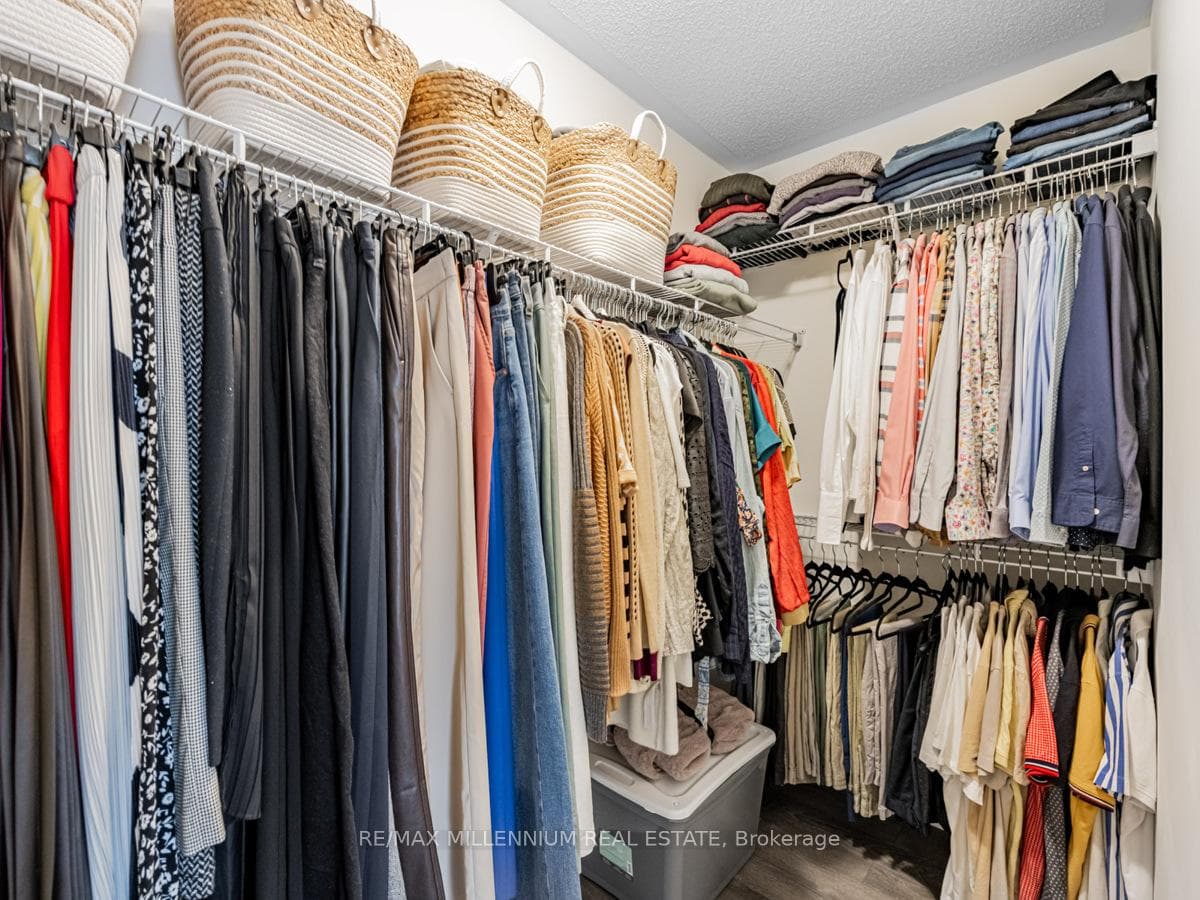 640 Laking Terrace photo 22