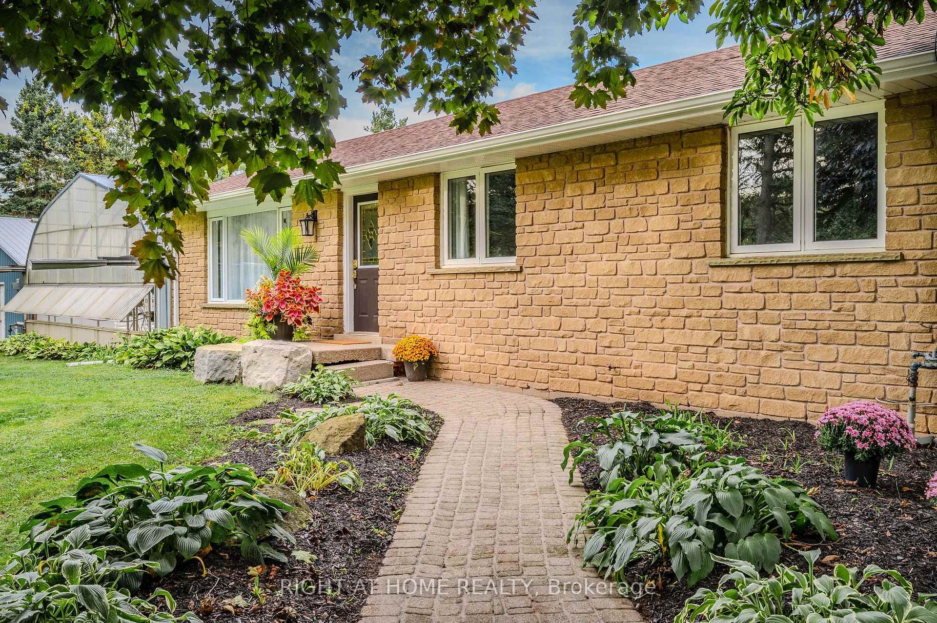 900 Beeforth Road photo 5