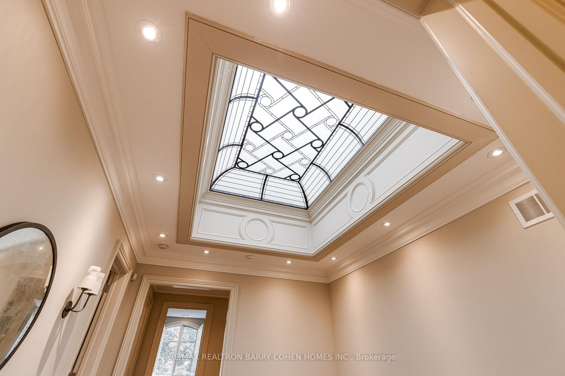 16 Delavan Avenue photo 15