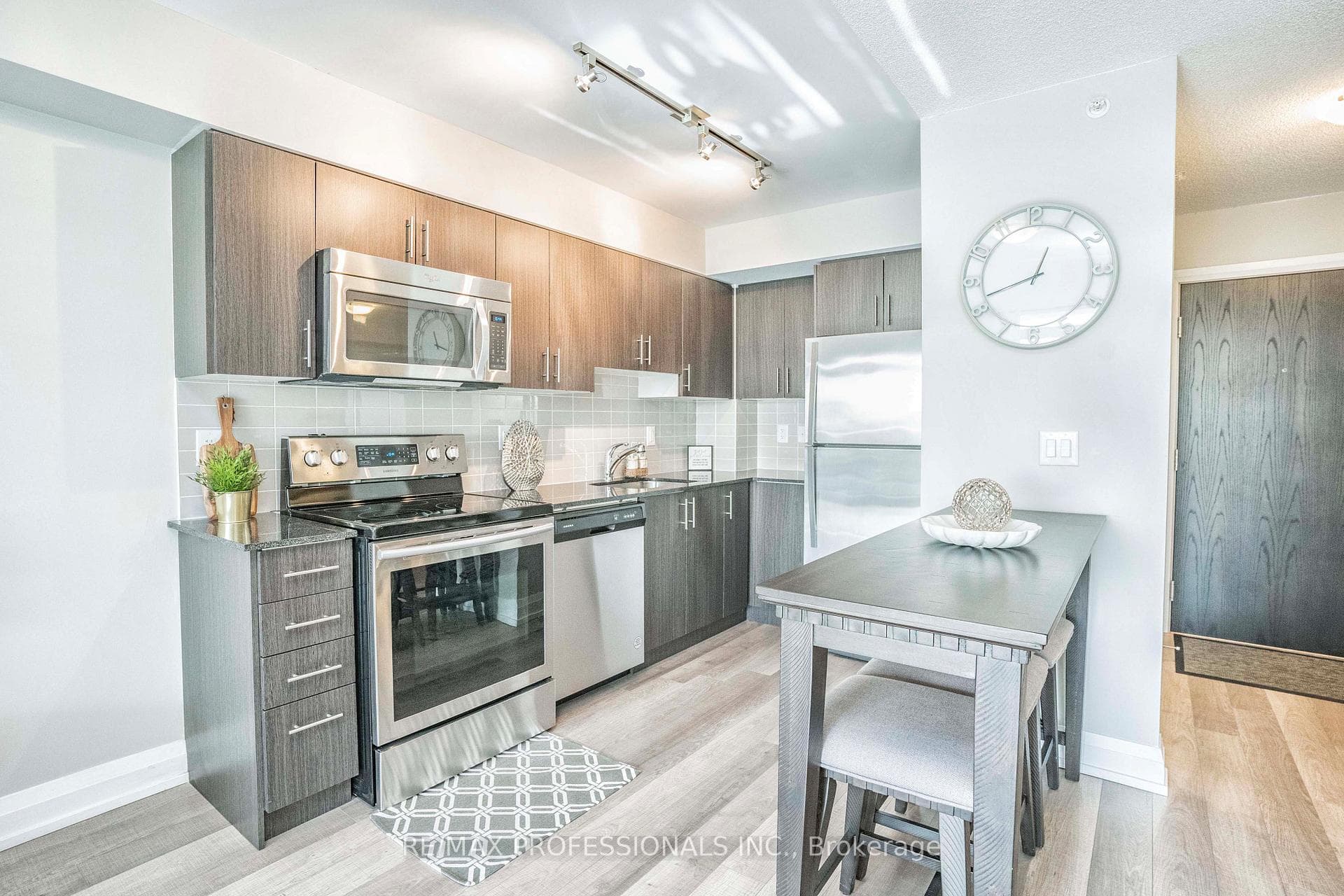 3520 Danforth Avenue Unit 314 photo 7