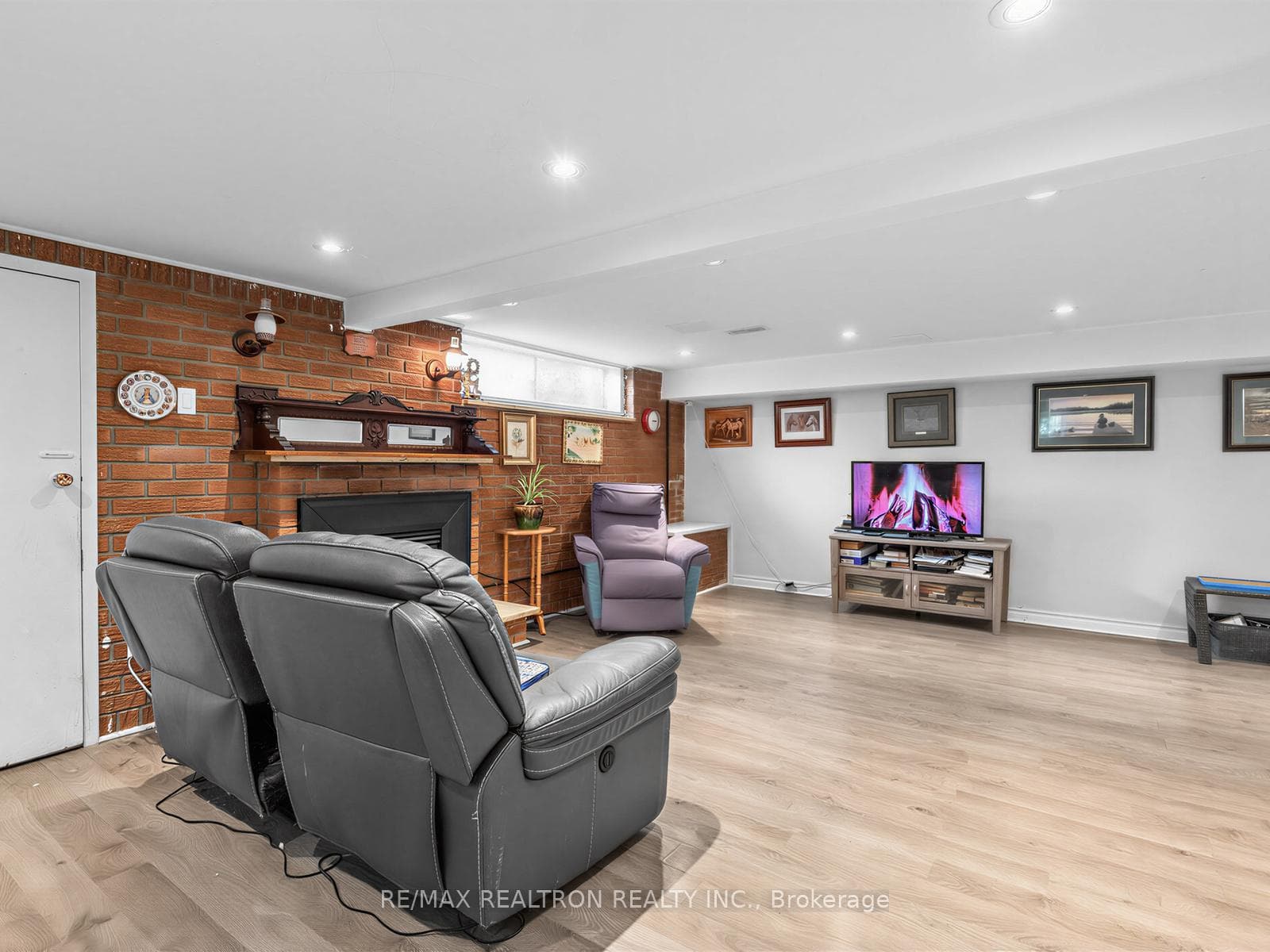 380 Browndale Crescent photo 19