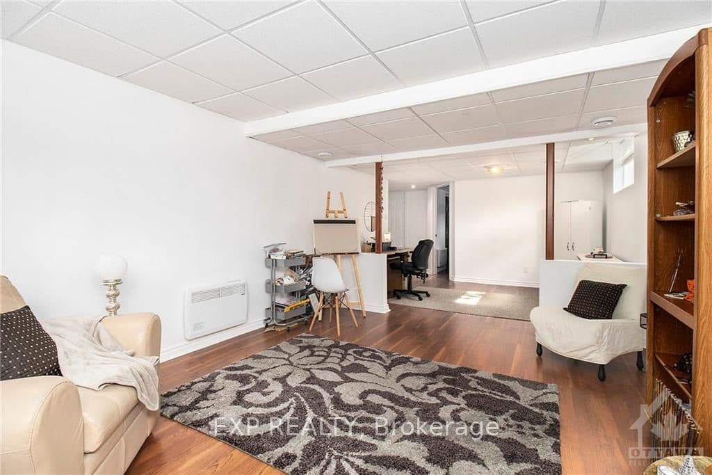 1871 SPRINGRIDGE Drive photo 21