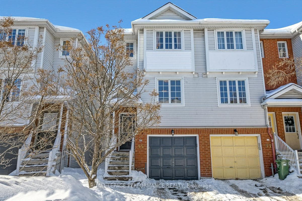 95 Manhattan Crescent photo 1