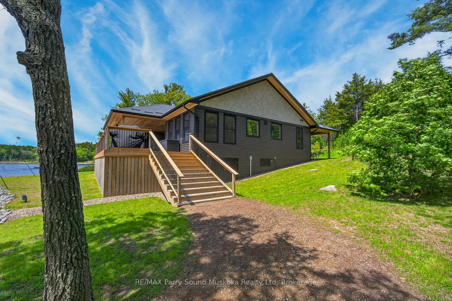 32 A11 Island photo 9