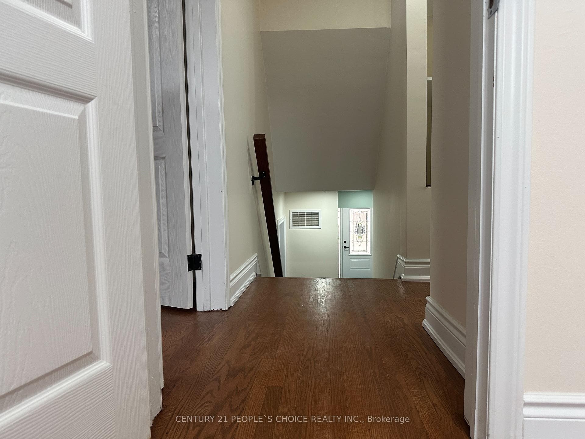 7490 Middleshire Drive photo 36