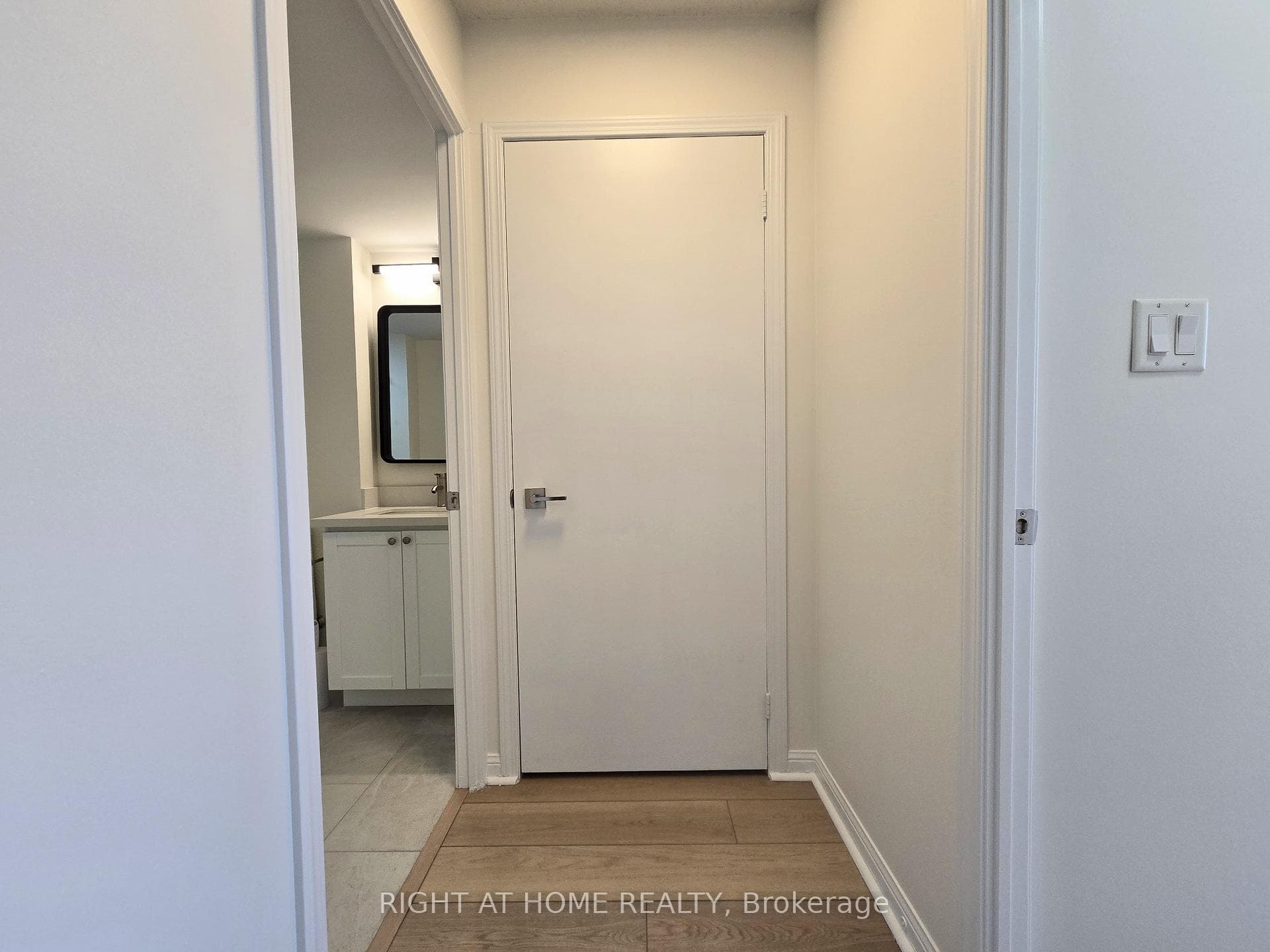 1000 King Street Unit 521 photo 28