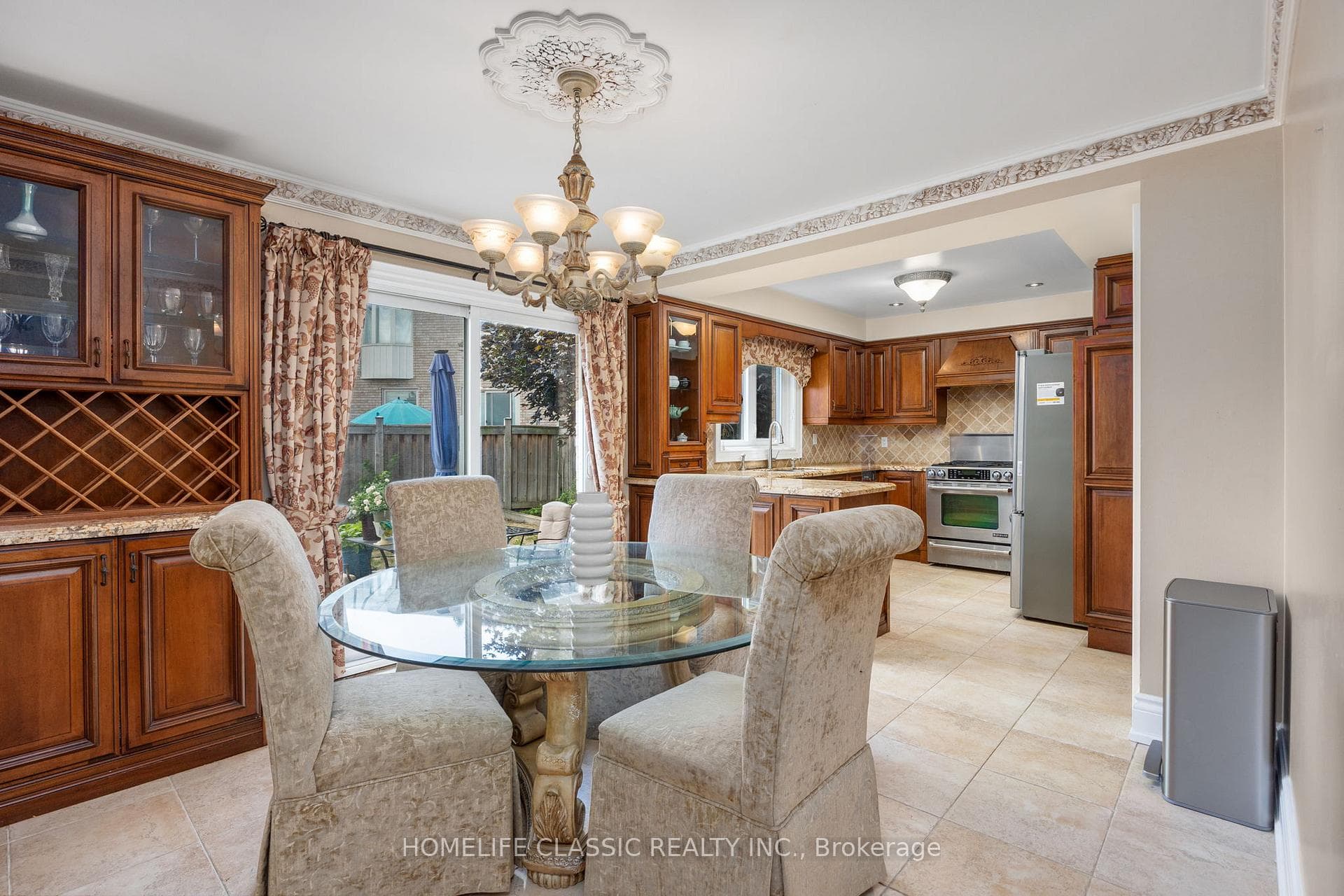 133 Medallion Boulevard photo 13