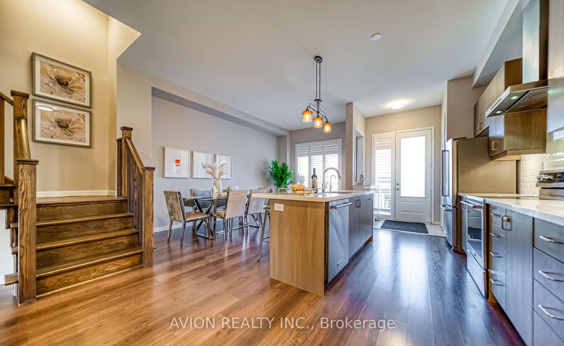 1256 Wellington Street photo 10