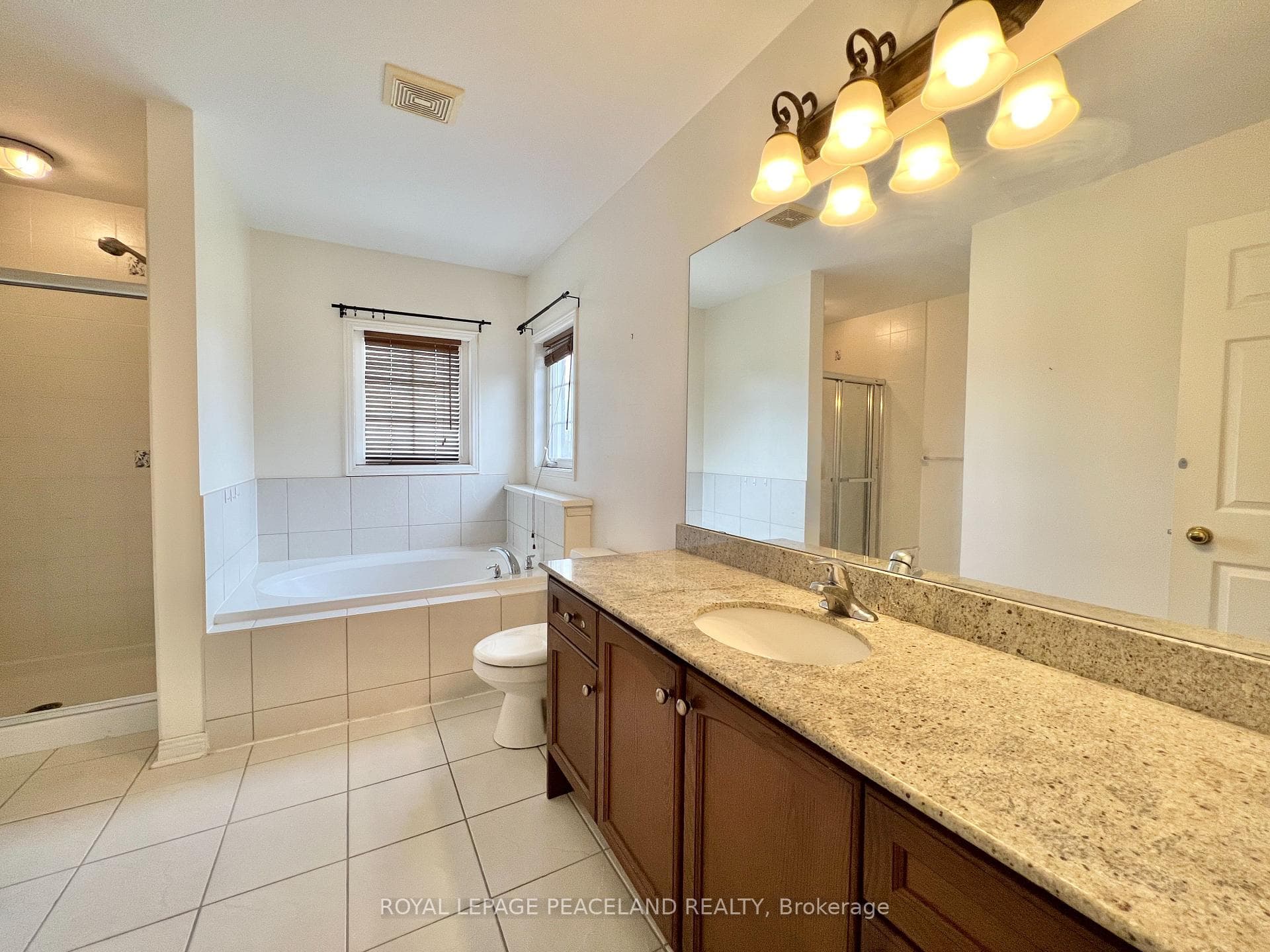 73 Castleglen Boulevard photo 14