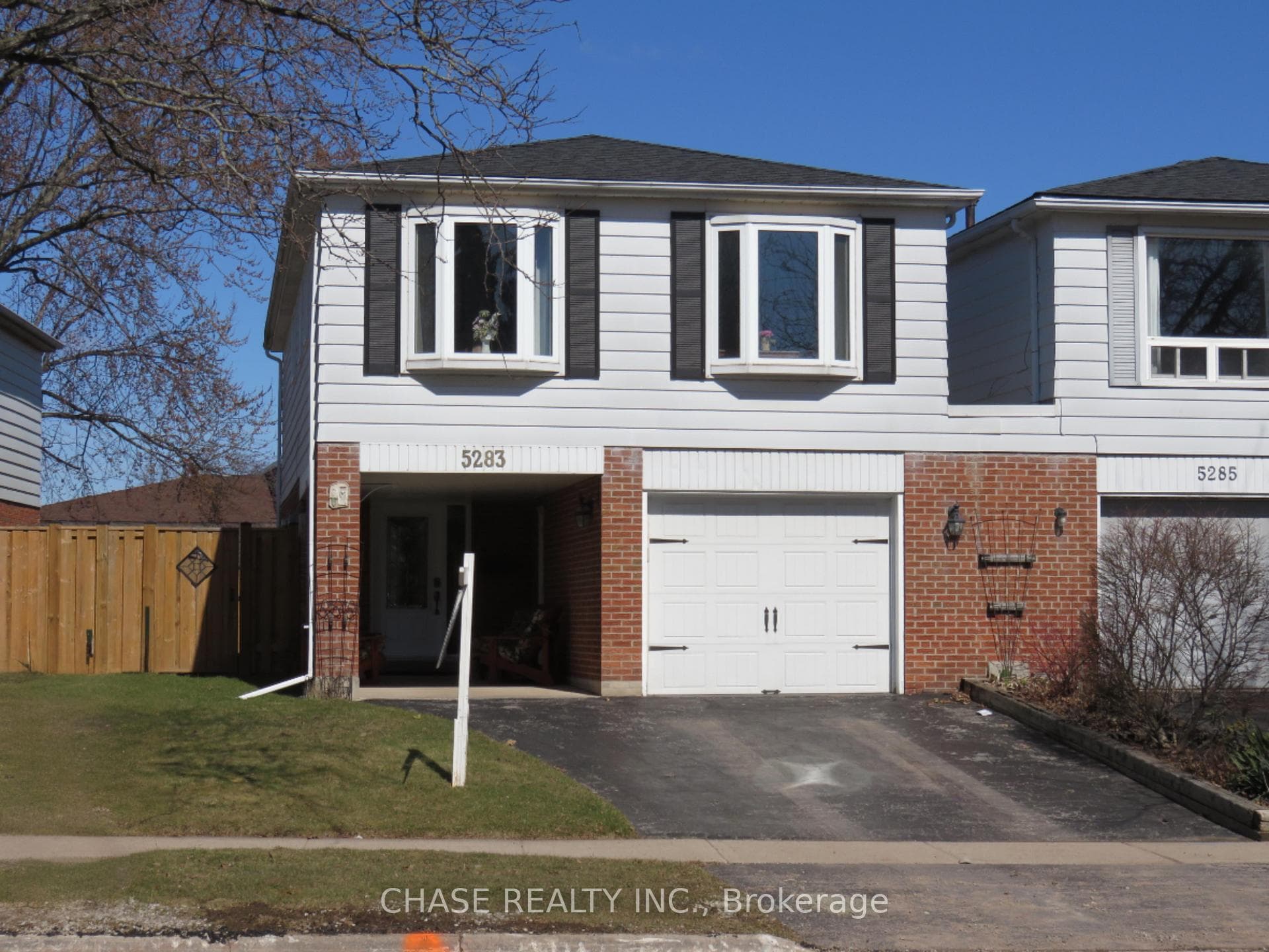 5283 Bromley Road photo 1