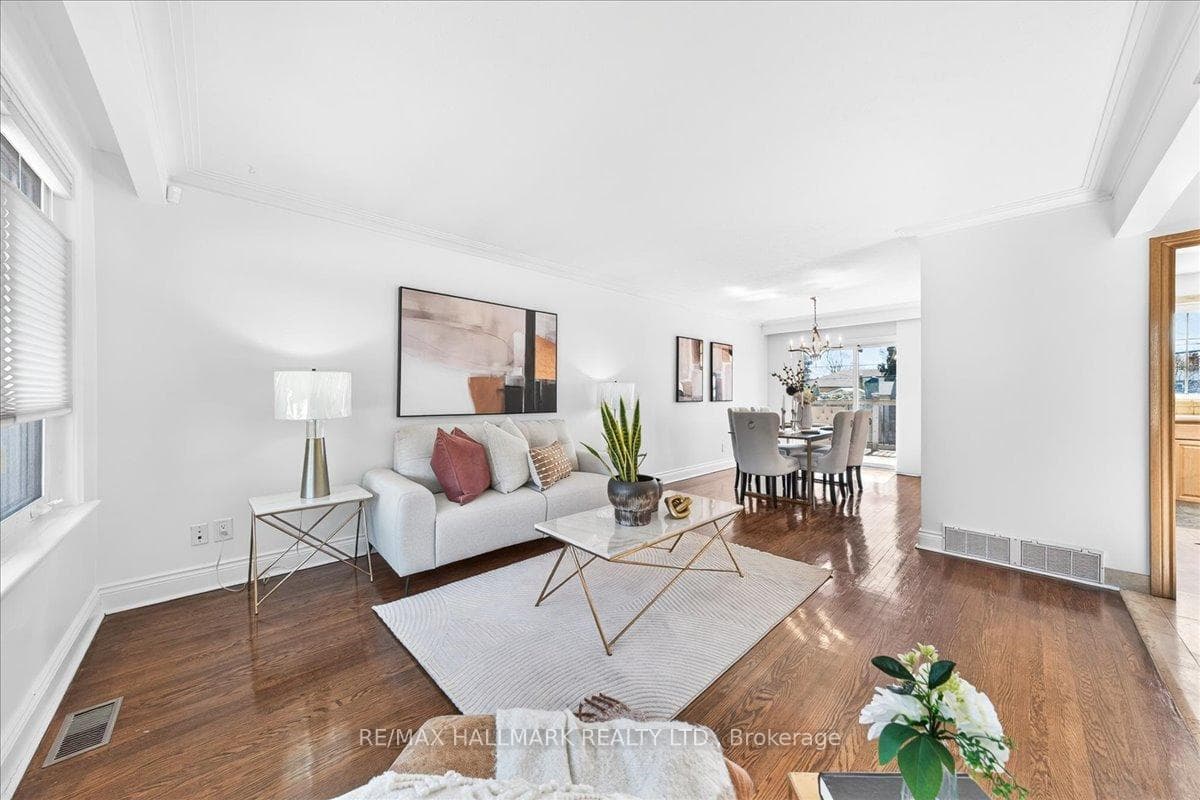 25 Fenley Drive photo 3