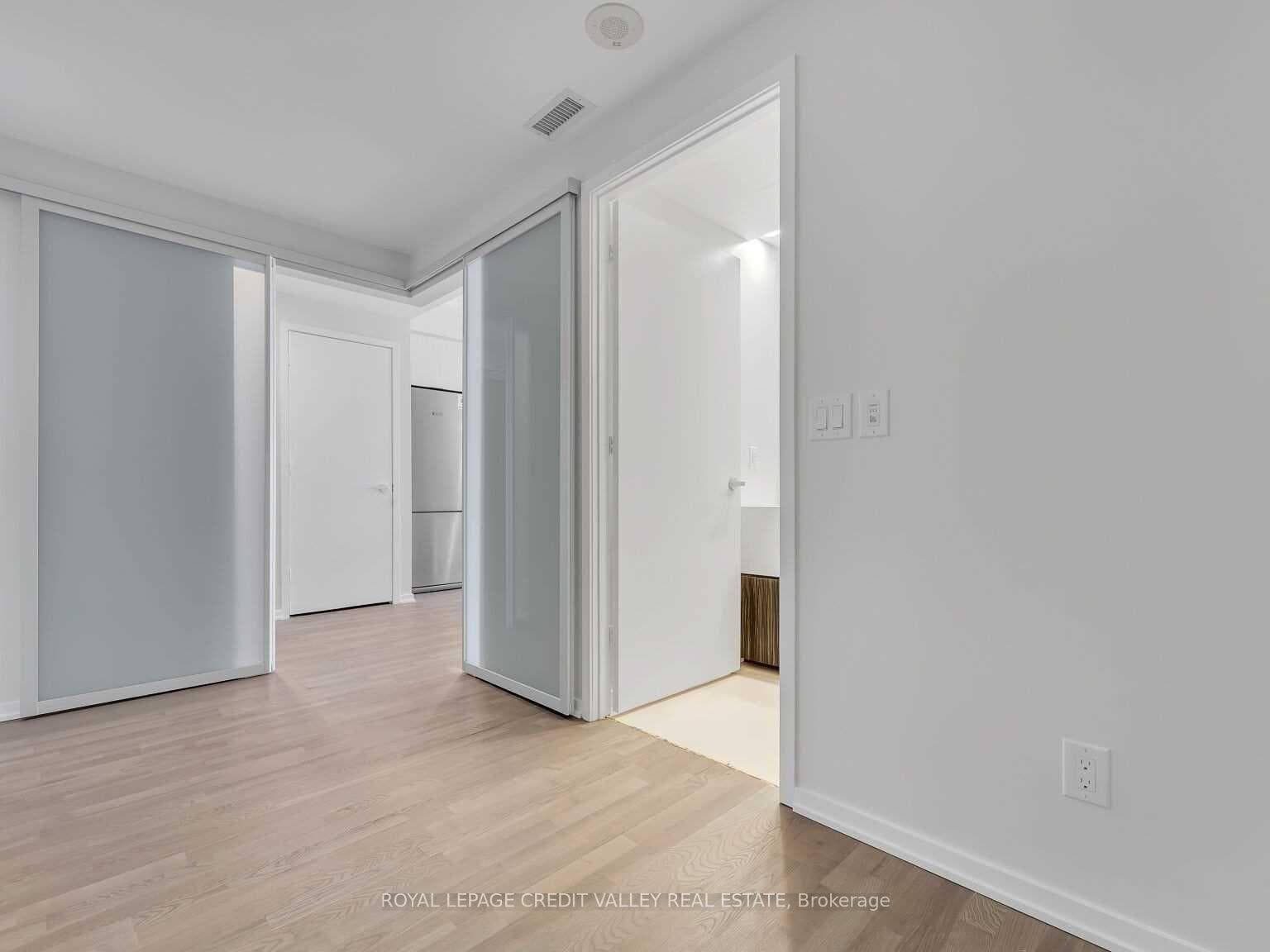 1 Bloor Street Unit 1308 photo 2