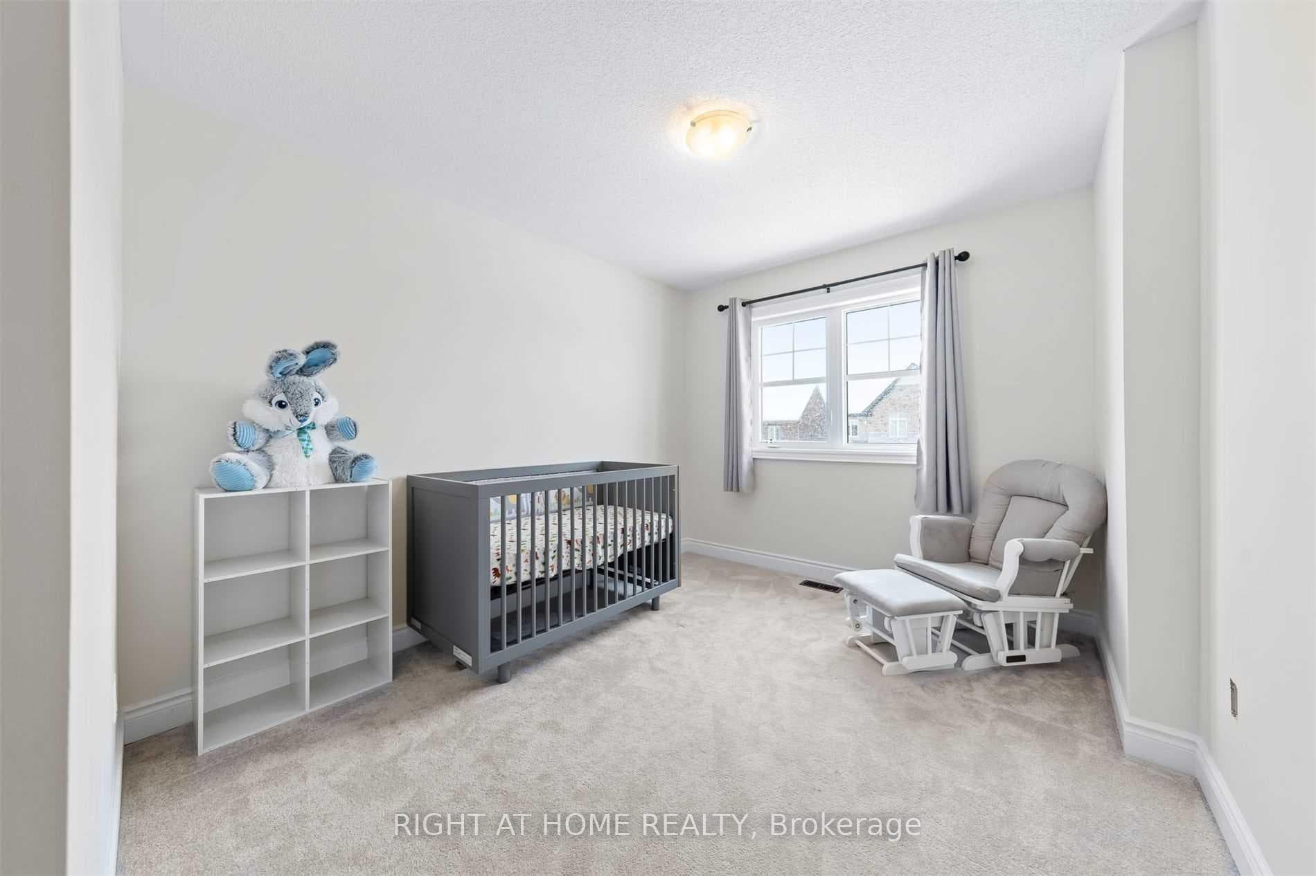 1172 Peelar Crescent photo 18