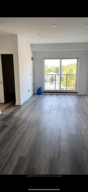 430 Essa Road Unit 421 photo 5