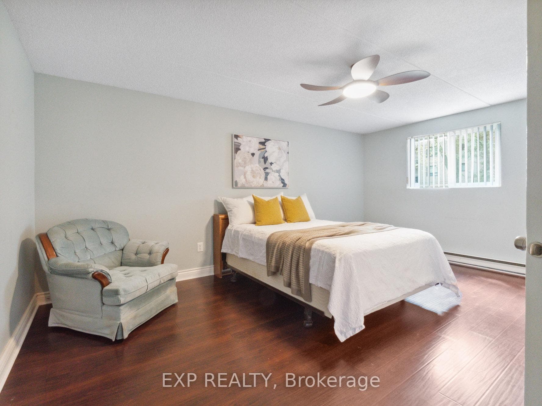 4658 DRUMMOND Road Unit 126 photo 12