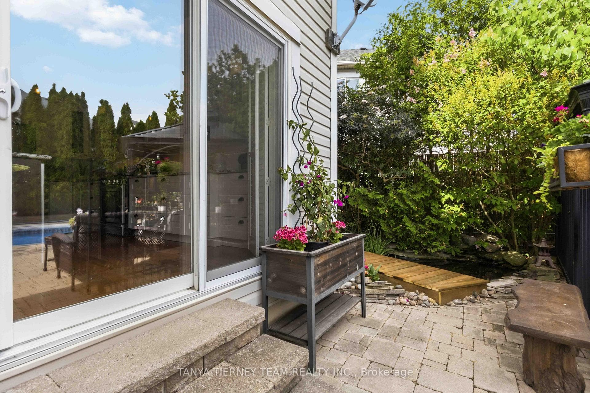 64 Tunney Place photo 44