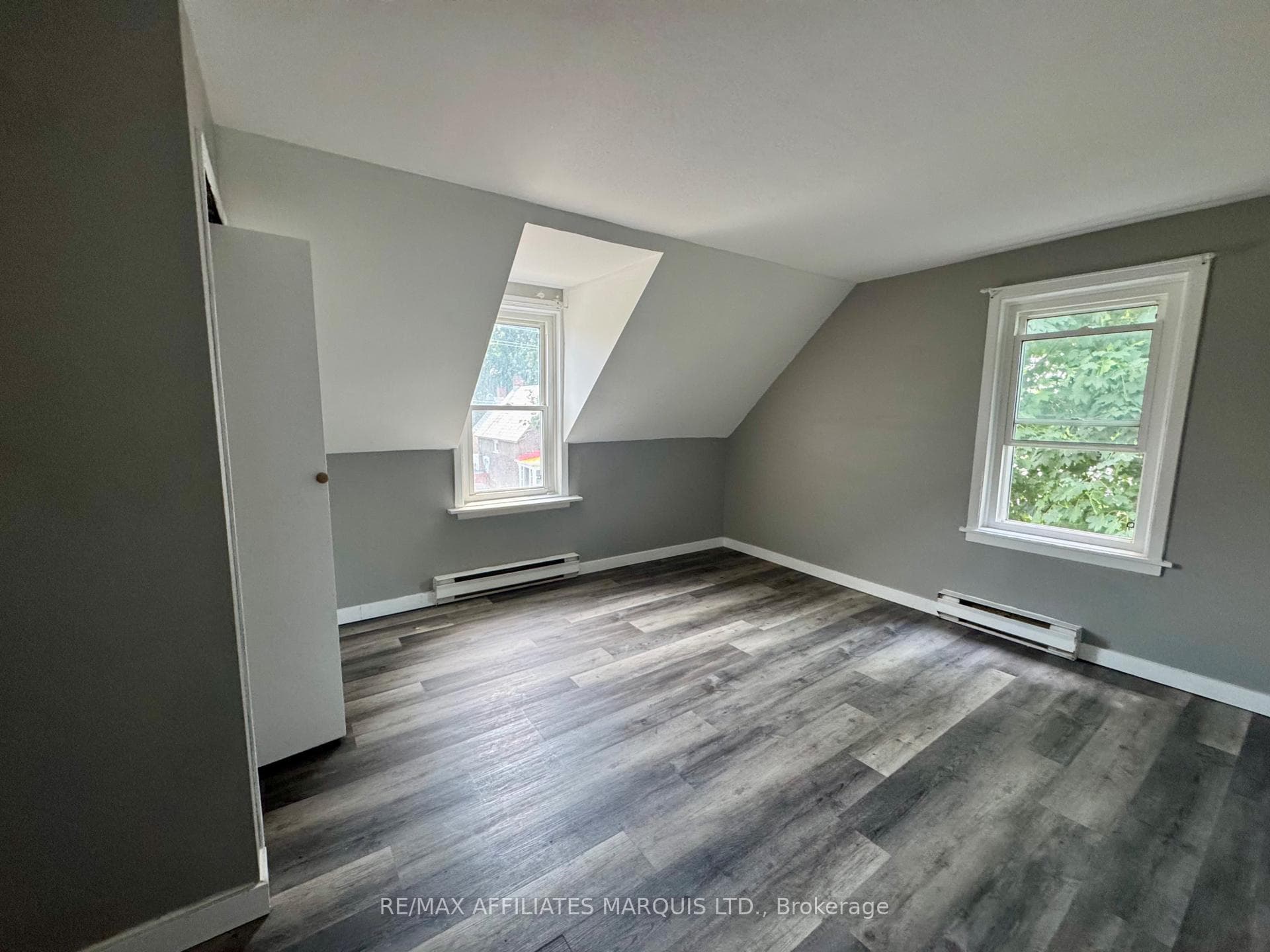 321 Water Street photo 7