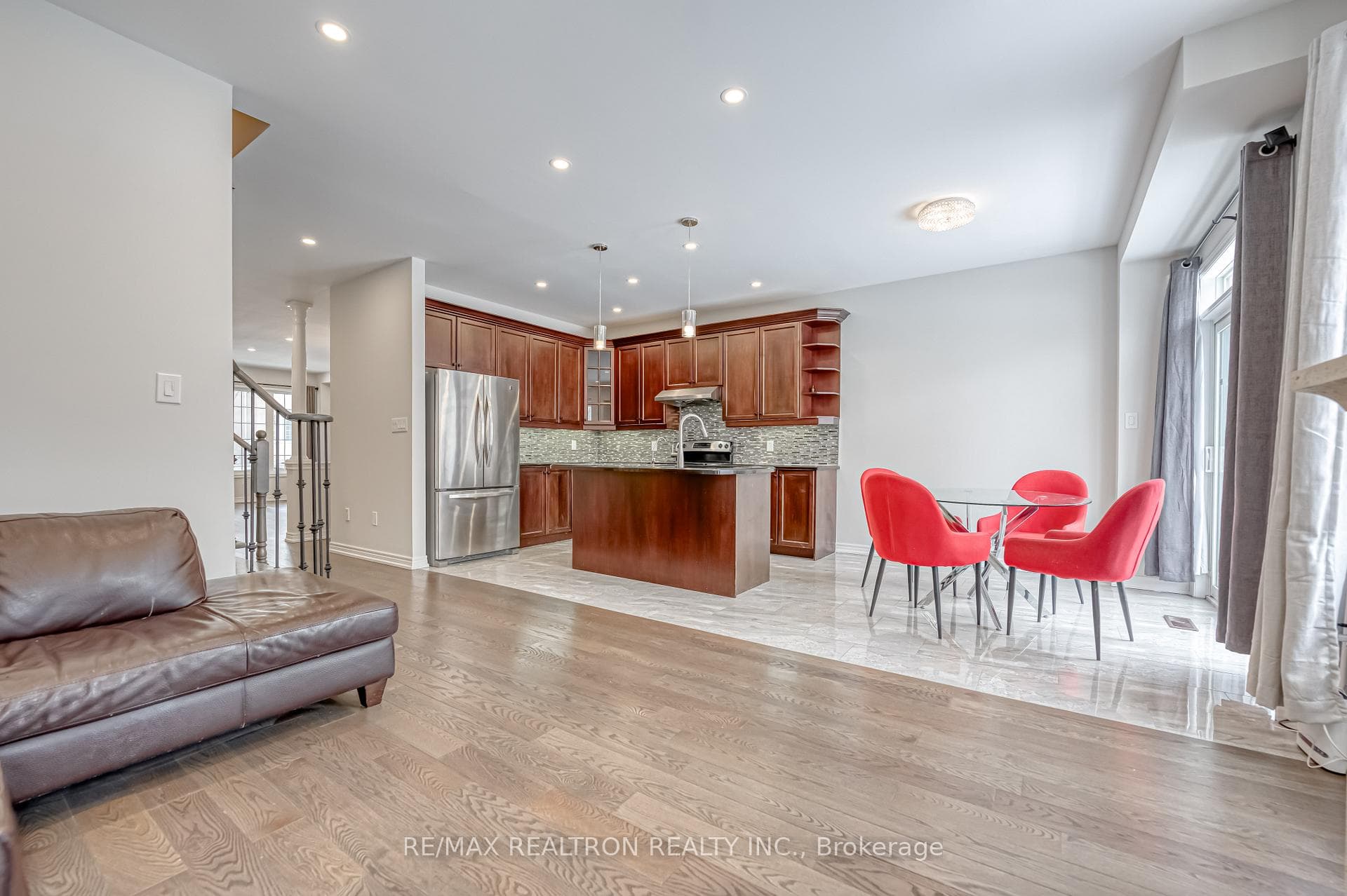 74 Pillar Rock Crescent photo 12