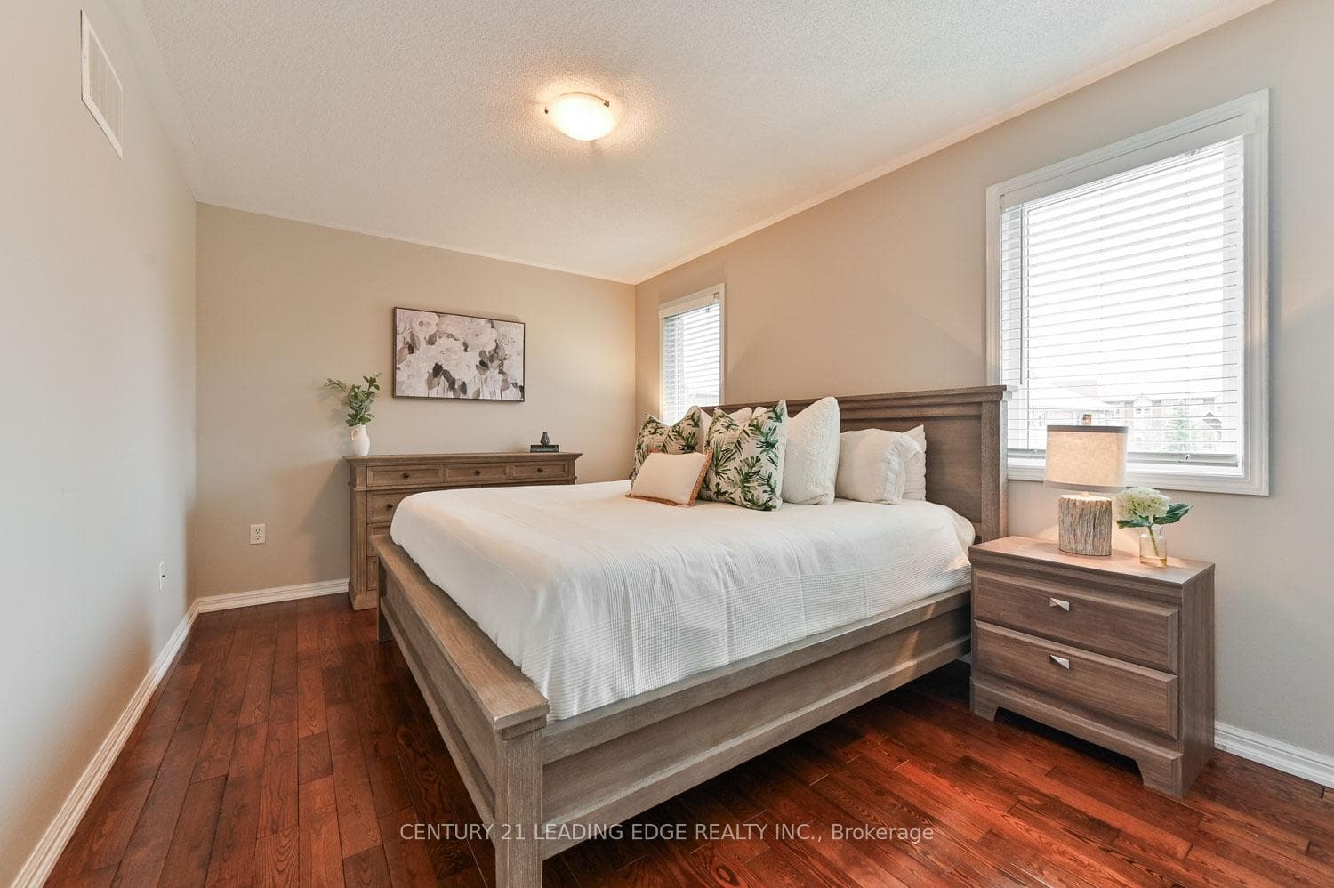 31 Dougherty Crescent photo 20