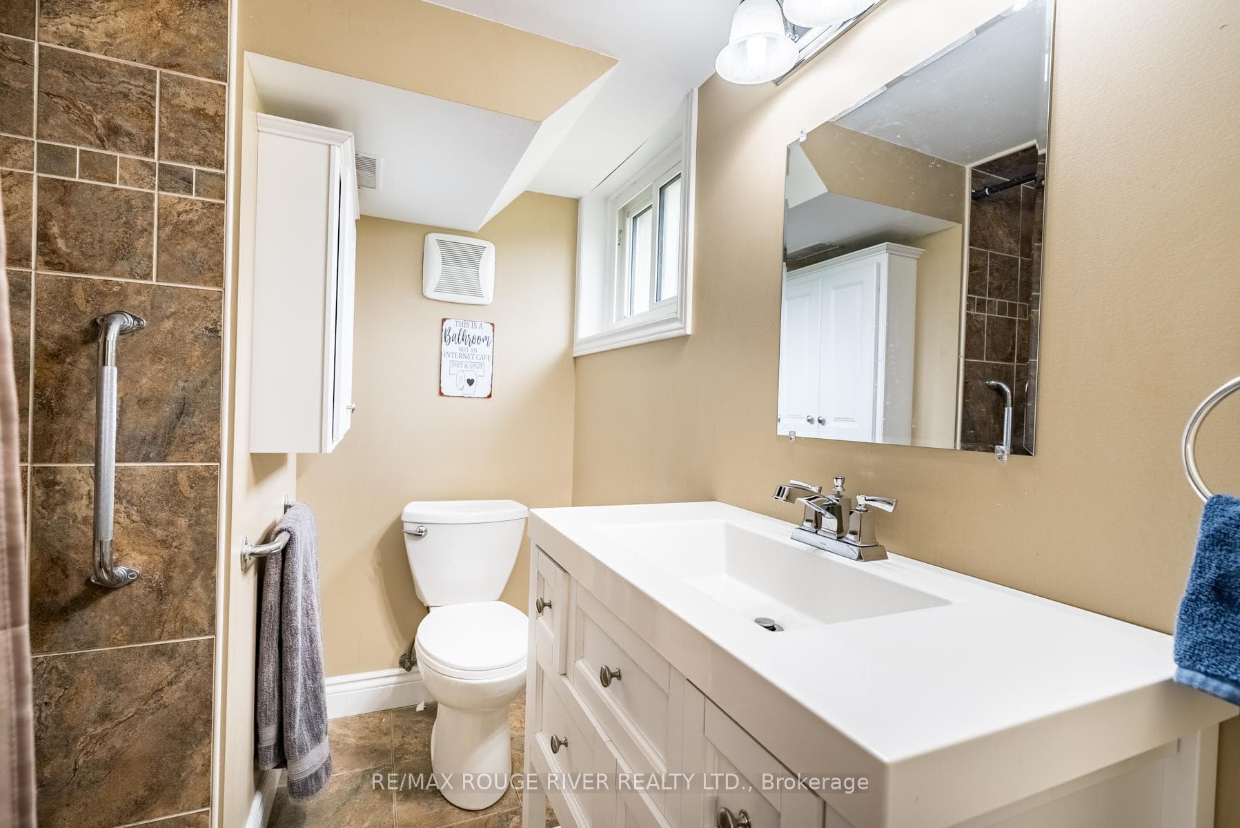 15 Maplewood Boulevard photo 19