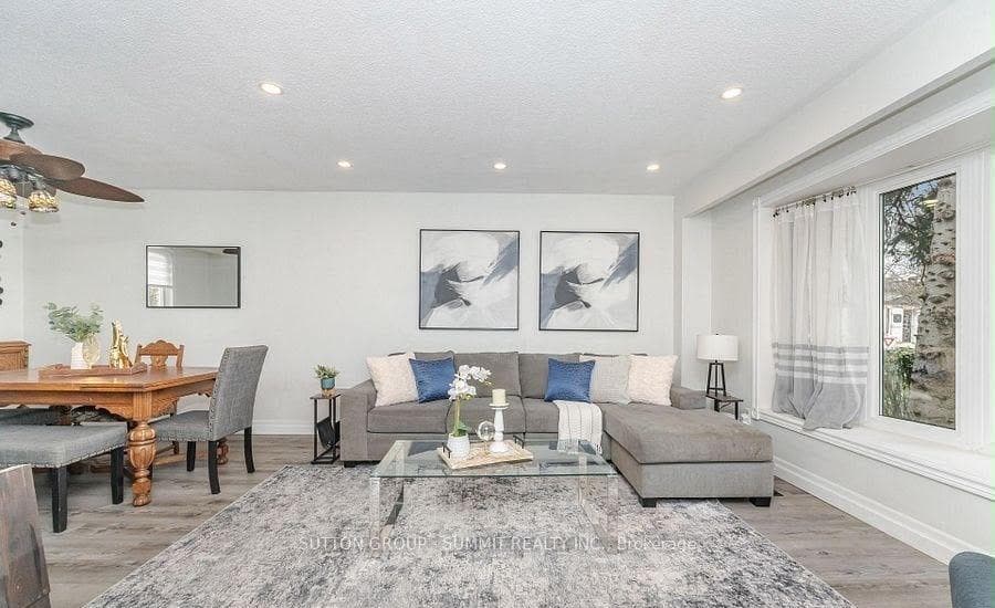 19 Jasper Crescent Unit Upper photo 6