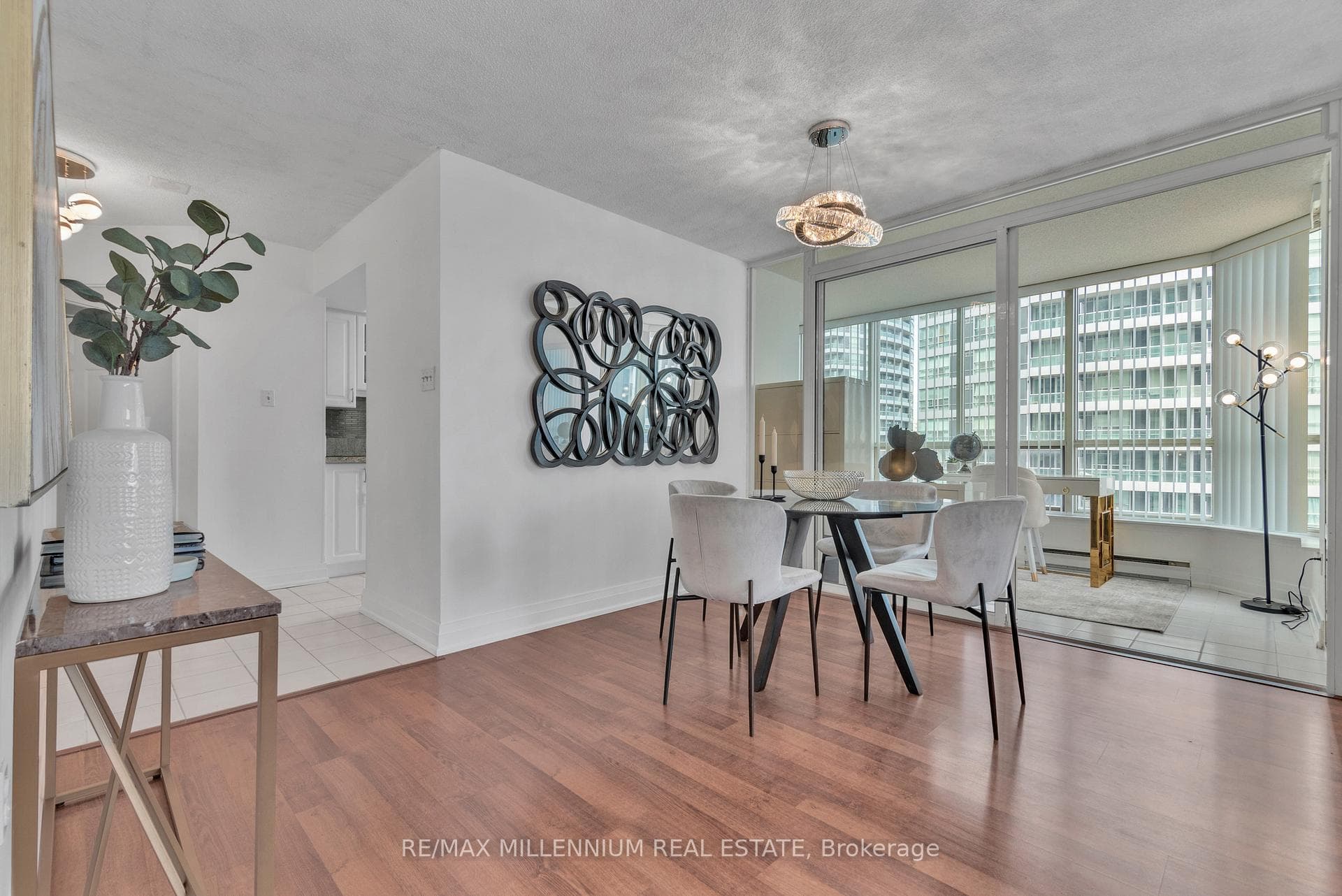 55 Elm Drive Unit 1211 photo 9
