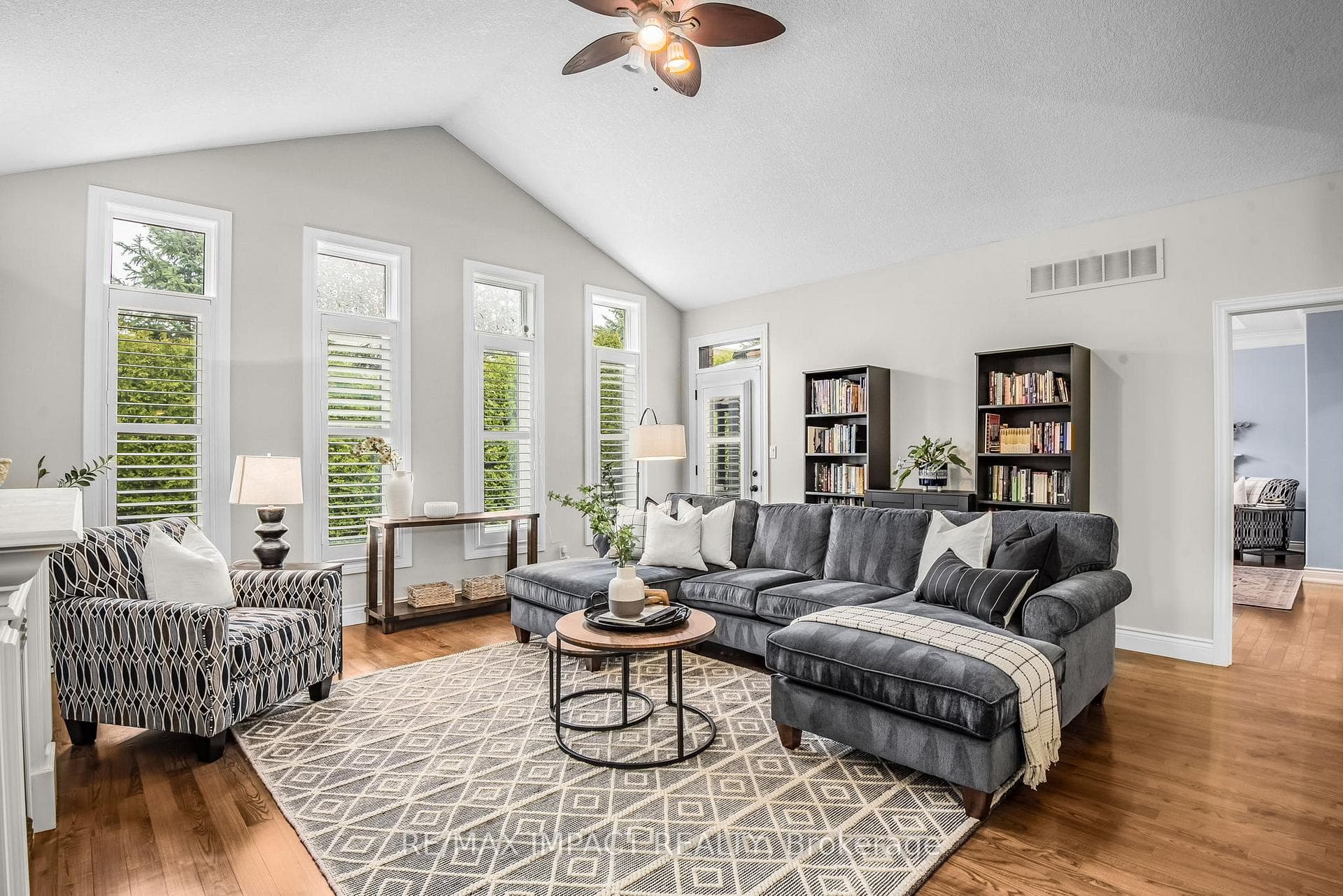 896 Hinterland Drive photo 8