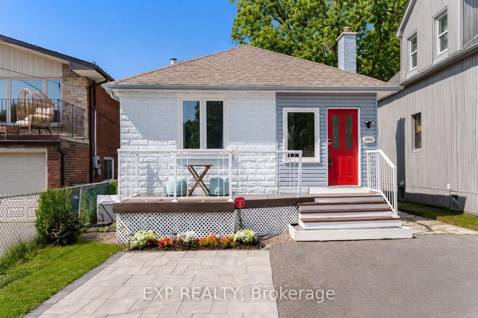 1052 Alexandra Avenue photo 1