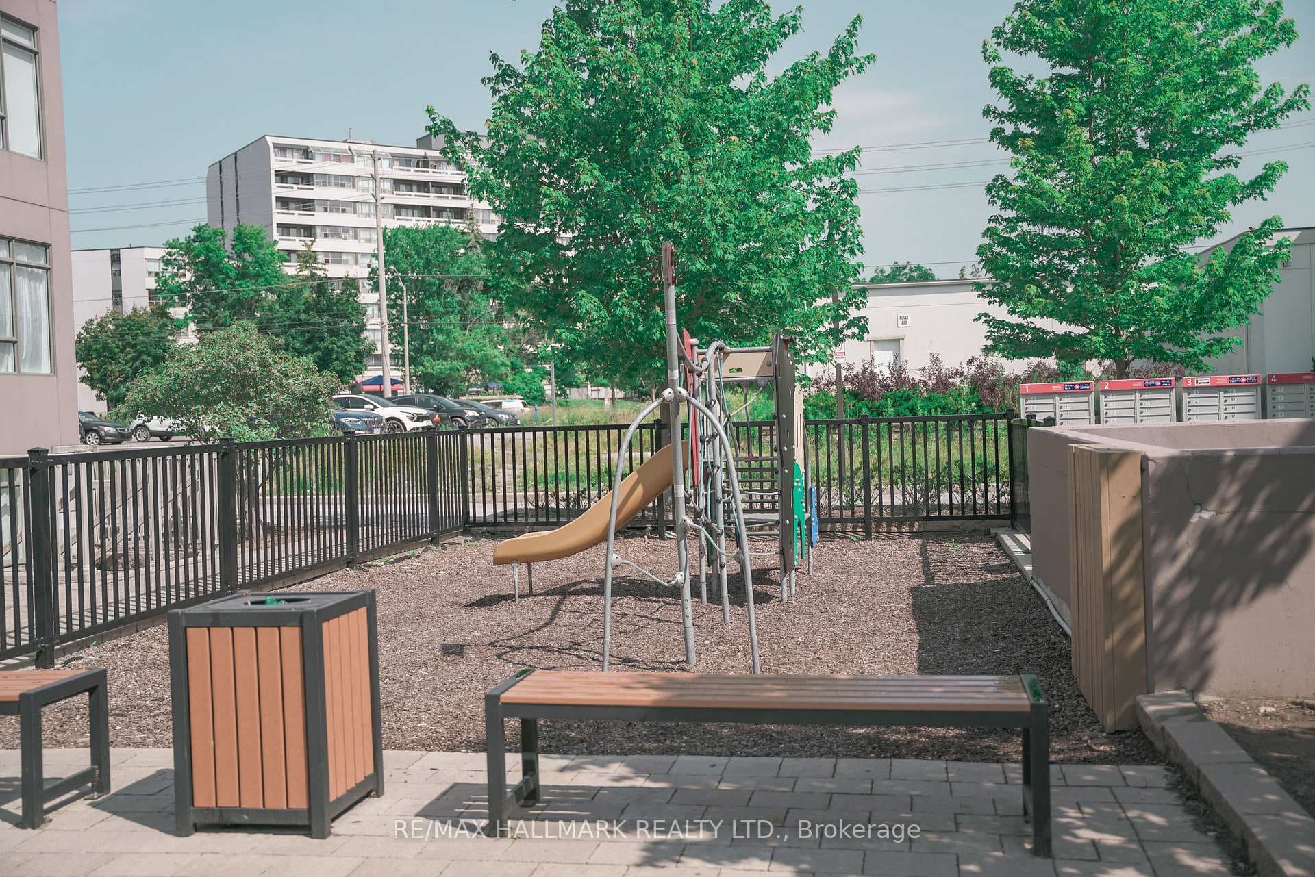 90 Orchid Place Drive Unit 301 photo 31