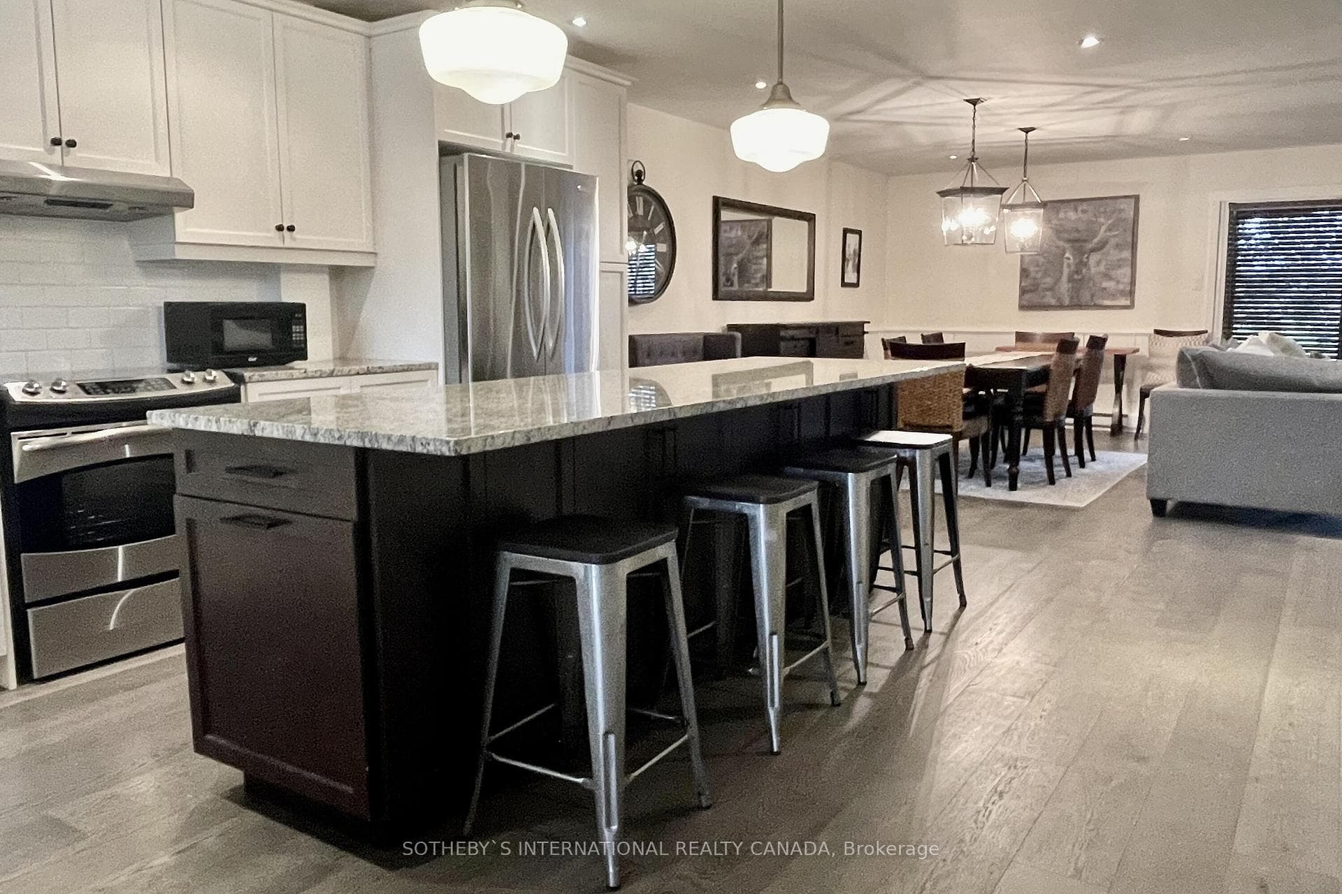 571 Oxbow Crescent Unit 11 photo 17