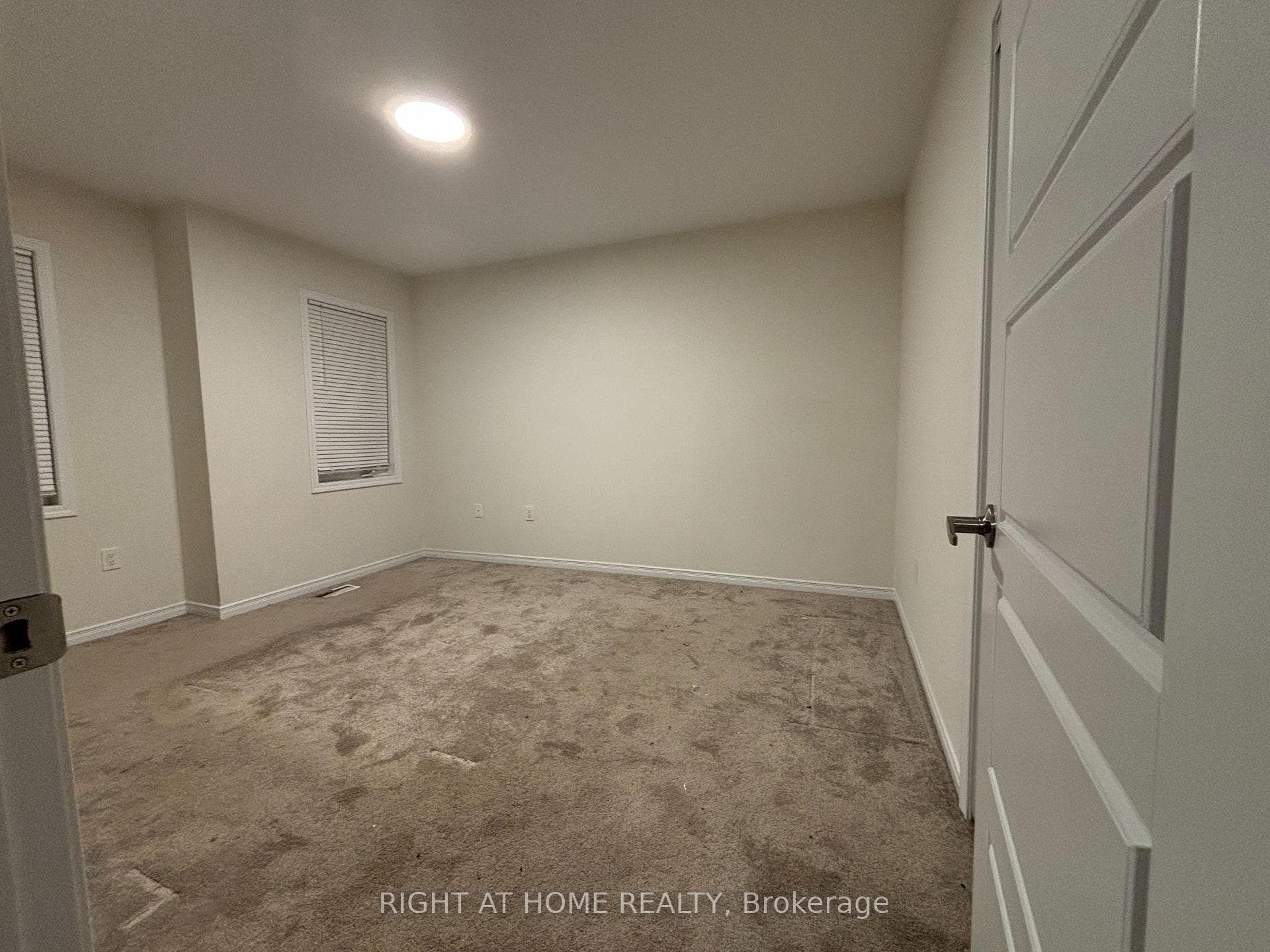 27 Royal Coachman Way photo 15