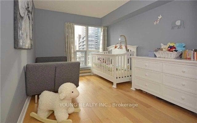 7 Carlton Street Unit 805 photo 10