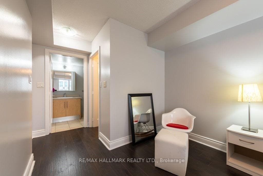 20 Blue Jays Way Unit 307 photo 19