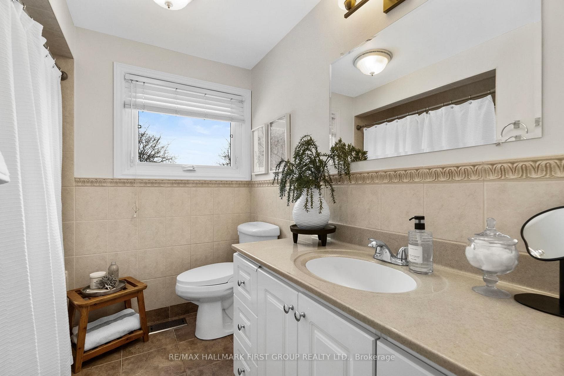 1742 Ada Court photo 34
