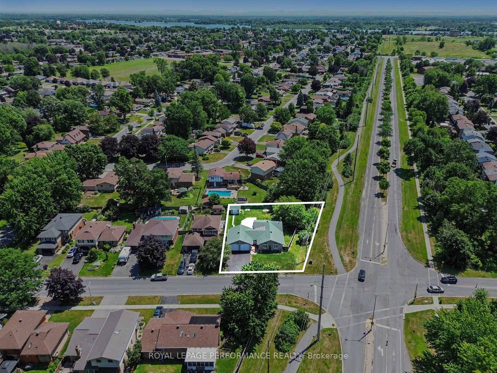 1401 Holy Cross Boulevard photo 41