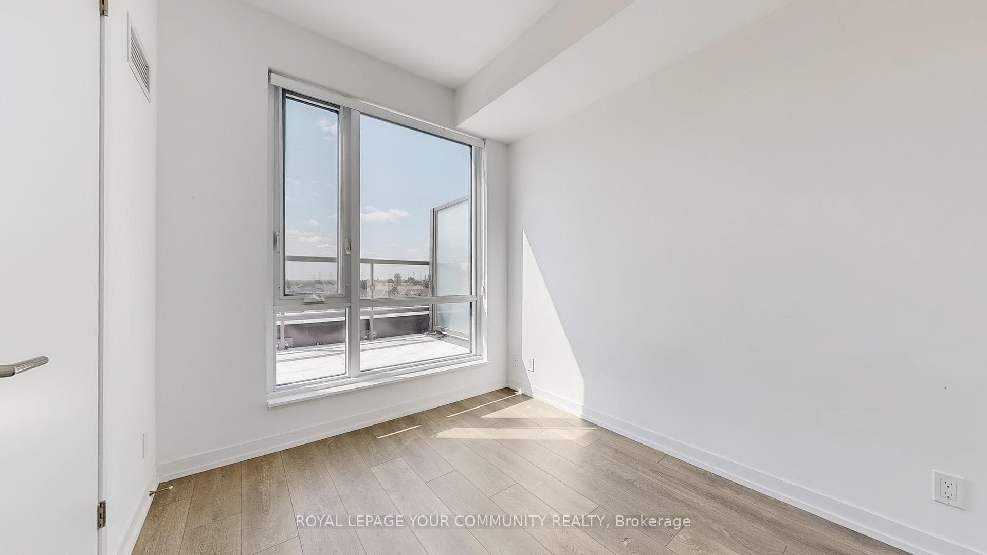 8 Beverley Glen Boulevard Unit 626 photo 15