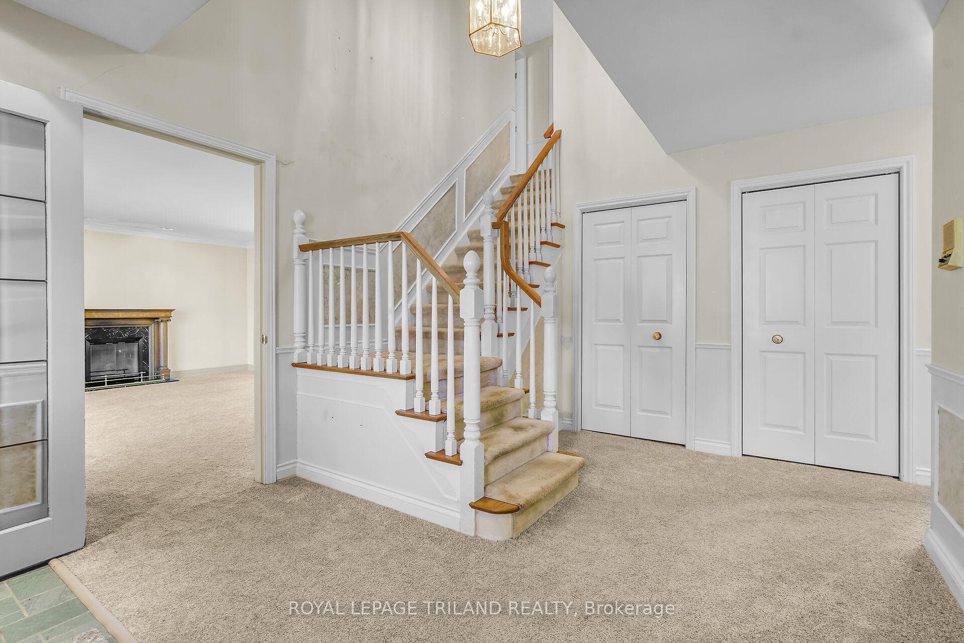 Main Floor: Foyer