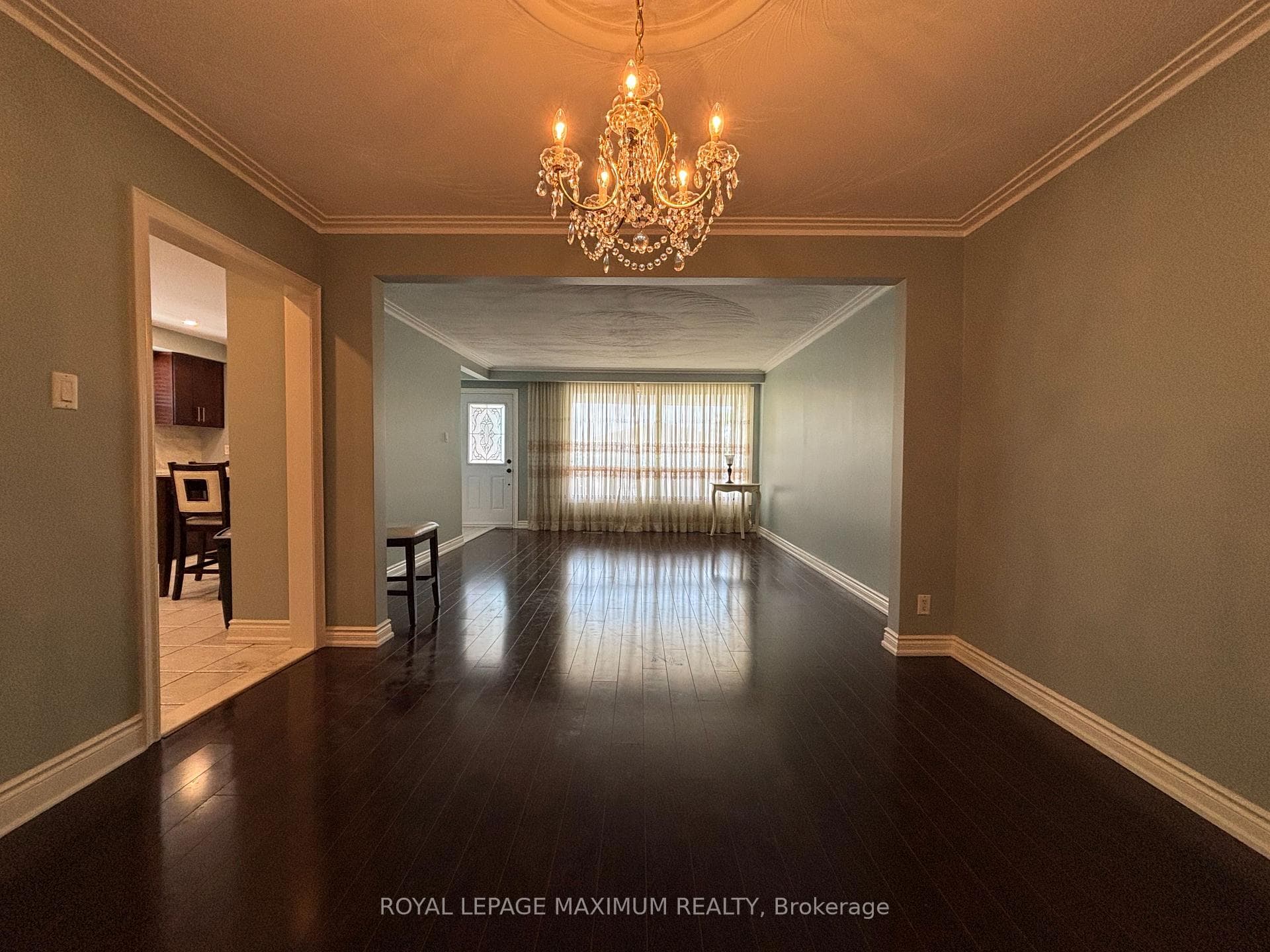54 Hisey Crescent photo 8