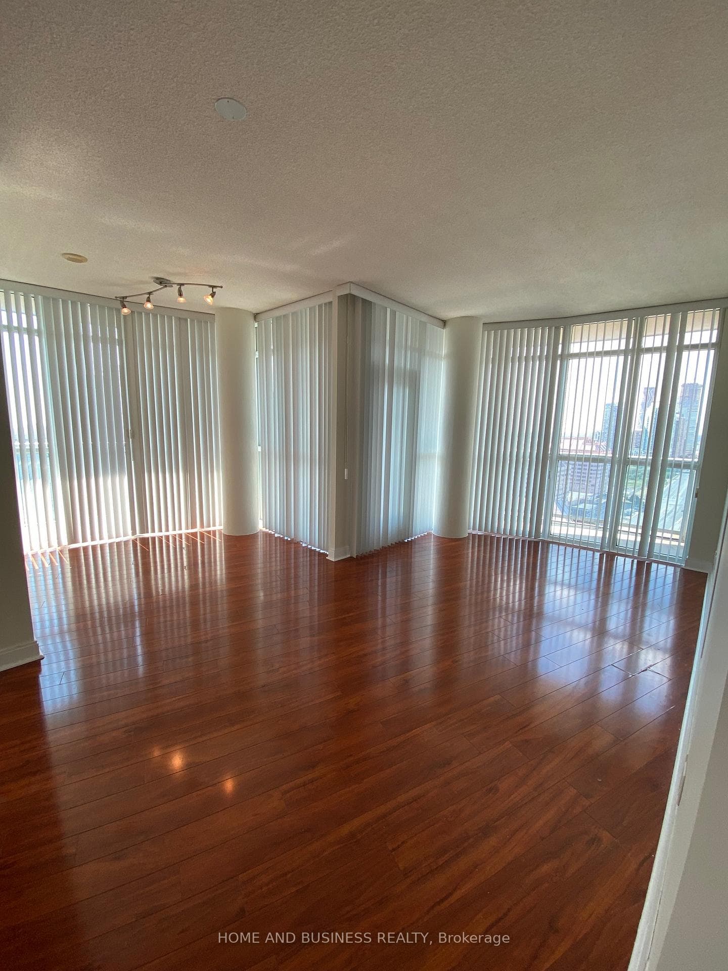 70 Absolute Avenue Unit 2505 photo 4