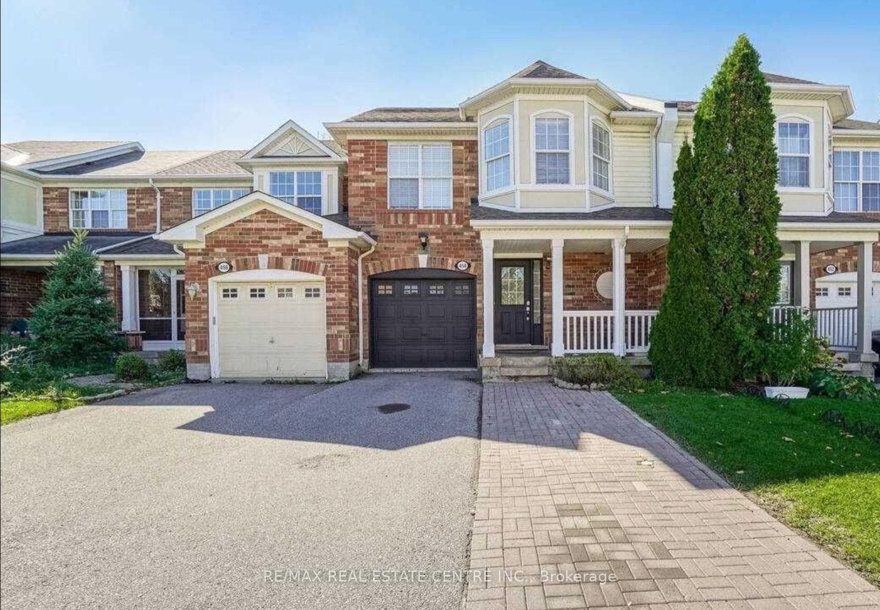 454 Collis Court photo 3